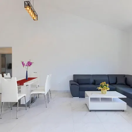 Casa de Férias Mila Zartinj Veligolji
