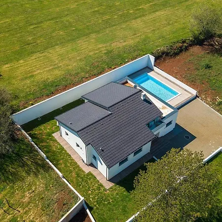 Casa de Férias Mila Zartinj